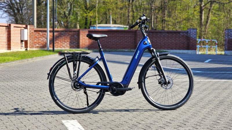 On a roulé avec le dernier VTC électrique de Giant : un vrai « kick » au démarrage