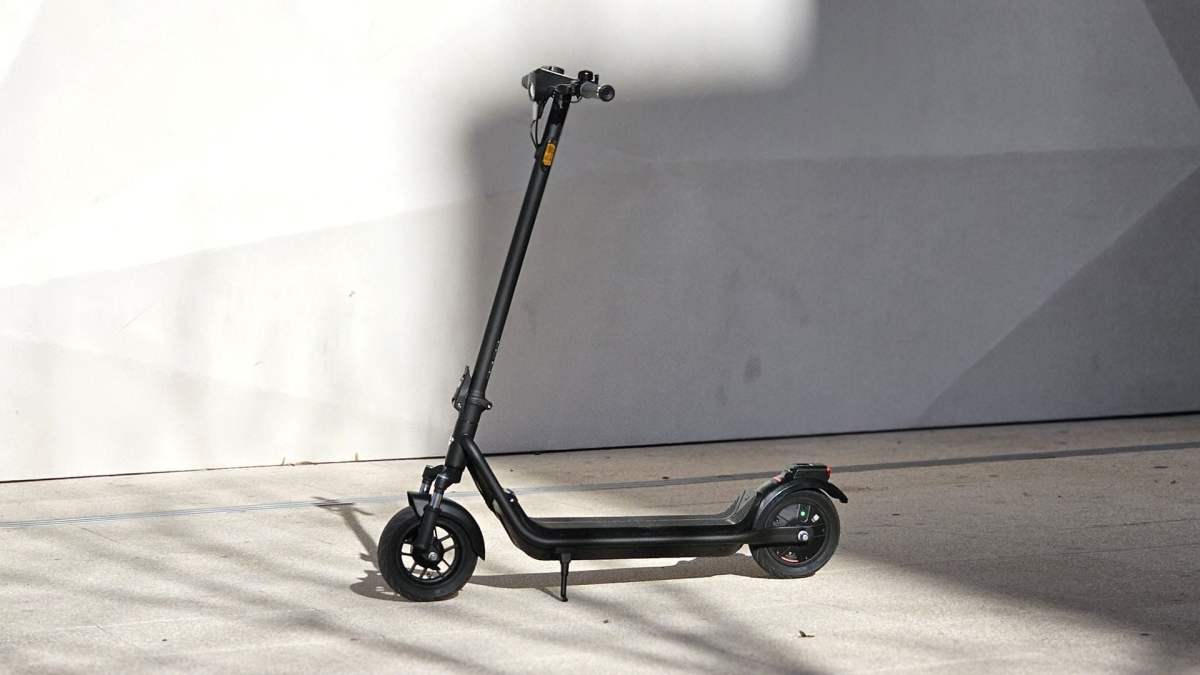 NIU KQi 100F : trottinette abordable et pliable pour la ville - Image d'illustration