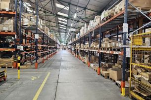 Usine MFC v&eacute;los Intersport entrep&ocirc;t composants