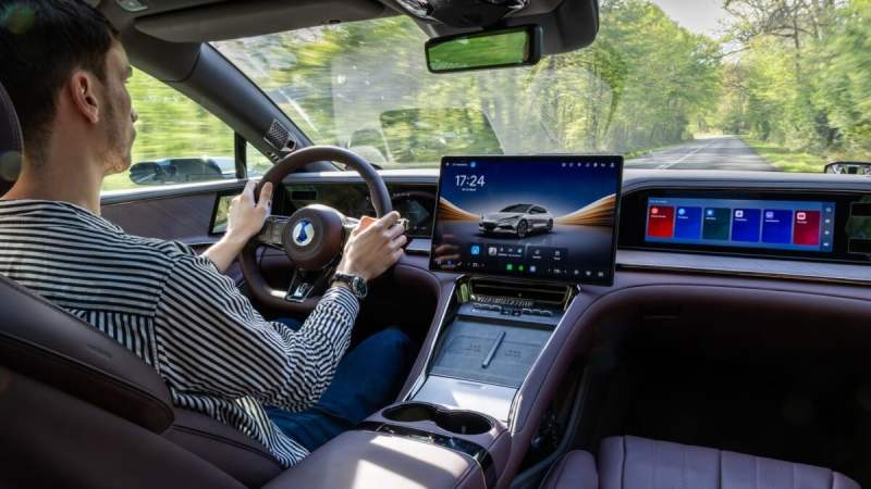 Voiture électrique&nbsp;: le coup de poker de BYD pour tenter d’imposer sa technologie face à Tesla
