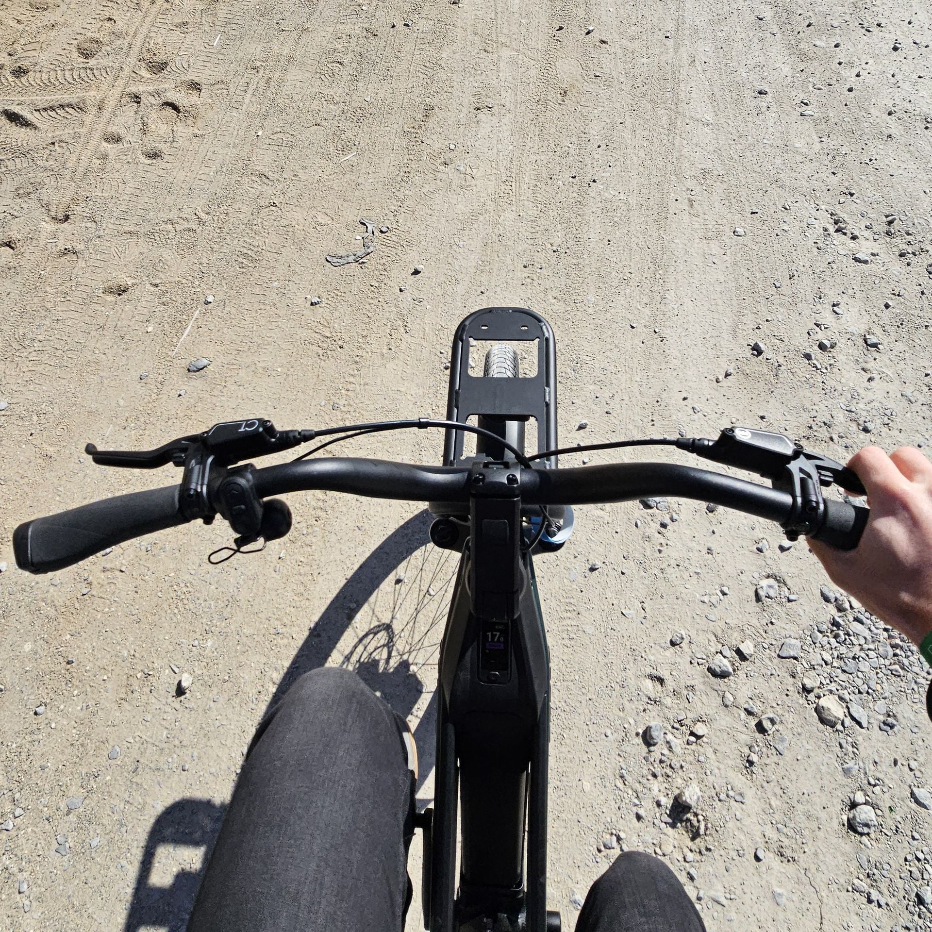 Vélo électrique longtail Brekr L250 conduite confort