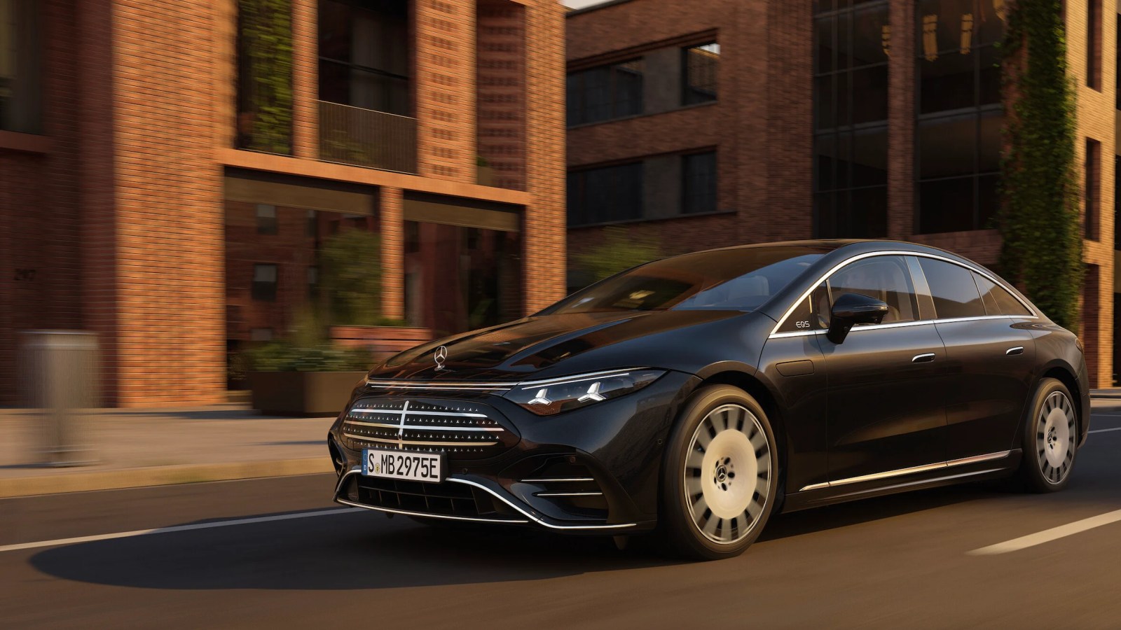 Plus de 925 km d’autonomie : Mercedes assomme la concurrence avec sa nouvelle EQS électrique