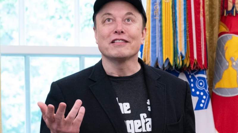 Elon Musk veut faire tomber Sam Altman, mais c&rsquo;est lui qui trébuche à la barre