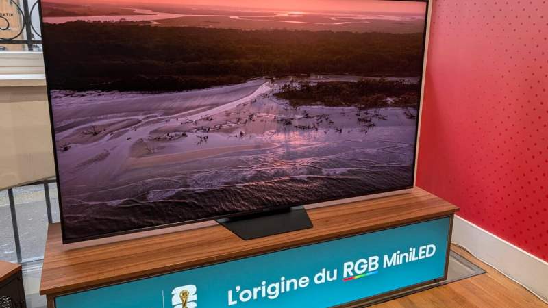 J’ai pu prendre en main le TV Hisense 65UR9S&nbsp;: le nouveau maître du contraste et de la couleur&nbsp;?