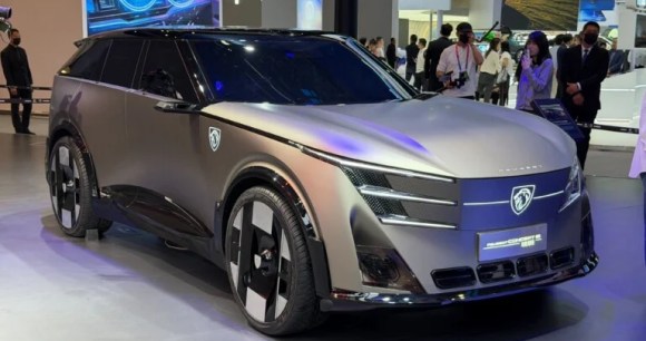 Peugeot Concept 8 // Source : Vincent Sergère - Frandroid