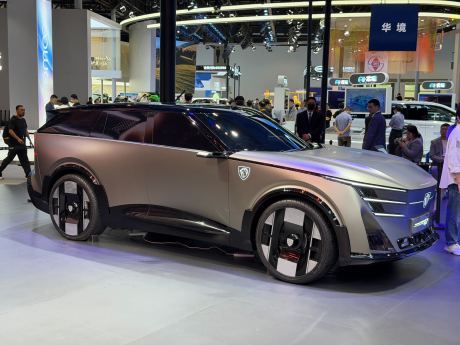 Peugeot Concept 8 // Source : Vincent Serg&egrave;re - Frandroid