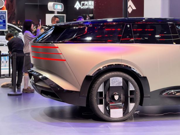 Peugeot Concept 8 // Source : Vincent Sergère - Frandroid