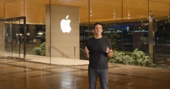 John Ternus lors d'une keynote Apple en 2025 // Source : Apple
