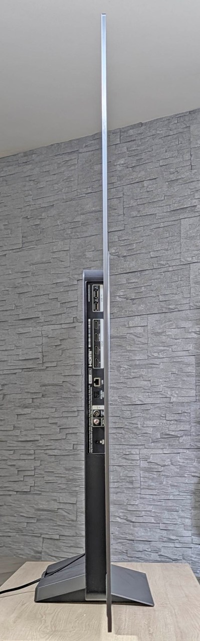 TV LG OLED77C6 // Source : Sylvain Pichot - Frandroid