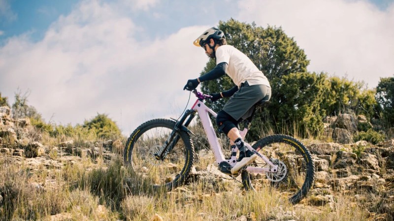 Mode Auto et contrôle de traction&nbsp;: ce moteur pour vélo électrique muscle son jeu face aux Bosch et DJI