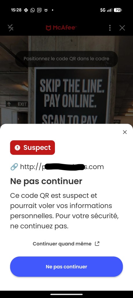 Le d&eacute;tecteur de fraudes de McAfee indique que le QR Code est suspect. // Source : Capture d'&eacute;cran Frandroid