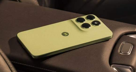 Motorola moto G67.