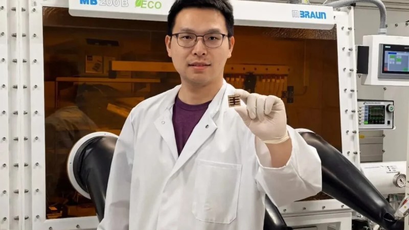 Un « échafaudage moléculaire »&nbsp;: la solution inattendue pour faire décoller la nouvelle génération de panneaux solaires en pérovskite