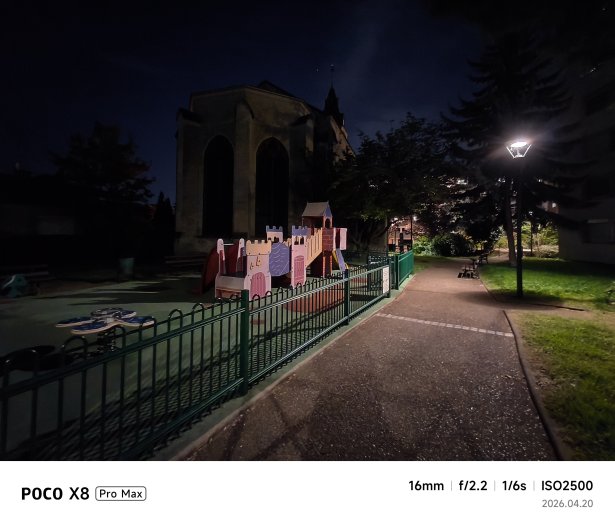 Poco X8 Pro Max - Nuit 16 mm (4)