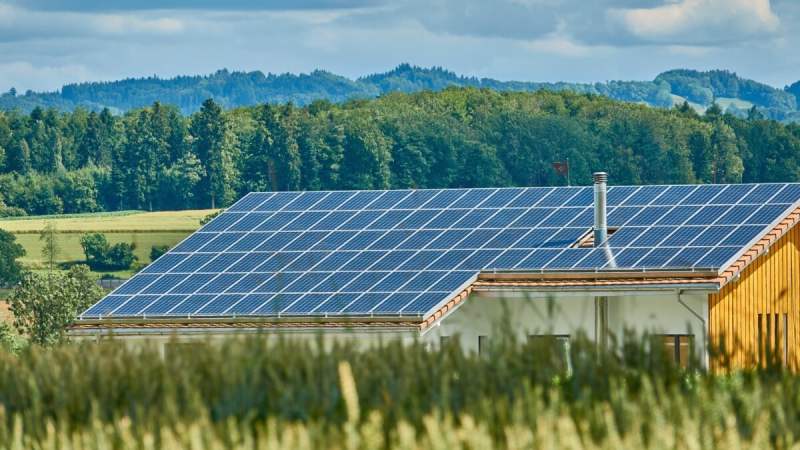 Batteries, chauffe-eau, inertie&nbsp;: 3 façons étonnantes (et simples) de stocker l’énergie chez soi