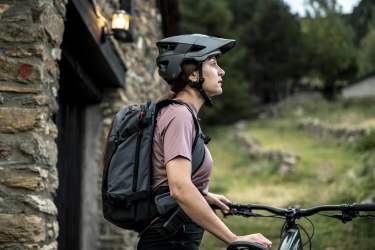 Mochila de ciclismo Decathlon Protection4 Mochila de ciclismo Decathlon Protection1