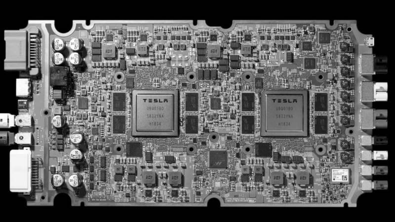 Nouvelle puce Tesla : ce que “l’une des puces d’IA les plus produites de l’histoire” va changer dans votre quotidien