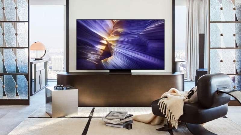 Cet immense TV OLED Samsung de 77 pouces et 144 Hz voit son prix divisé par 2