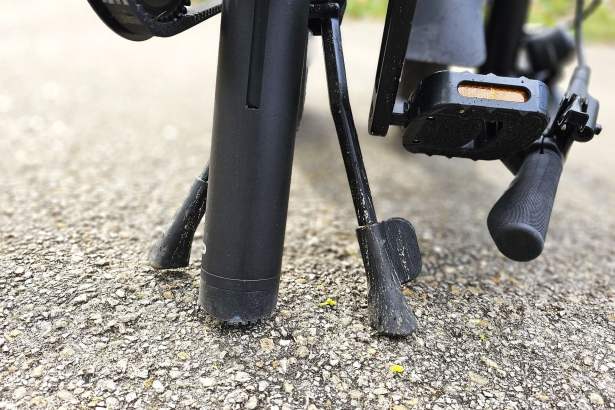 UTO PRO16 pliage béquille UTO PRO16 pliage béquille