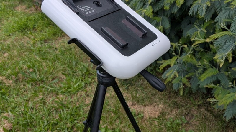 J’ai testé le Vaonis Hestia, un appareil ludique et pas cher qui transforme votre smartphone en télescope connecté