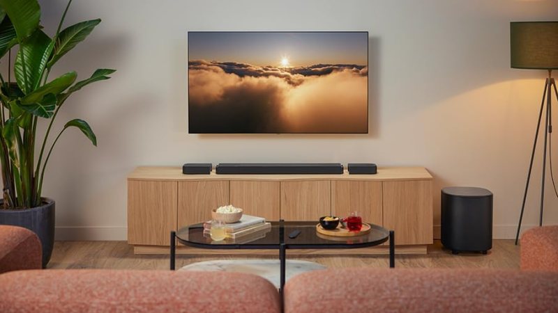 Amazon casse le prix de cette puissante barre de son JBL équipée d&rsquo;enceintes détachables et d&rsquo;un caisson de basses