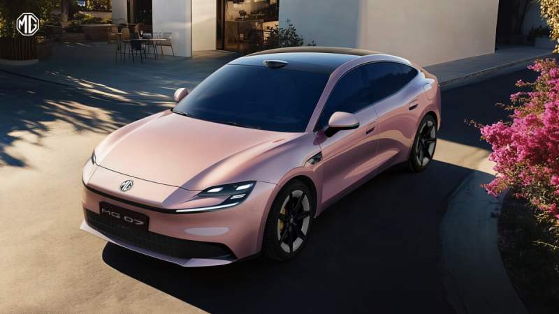 MG change de dimension avec sa nouvelle voiture électrique&nbsp;: une berline au design digne de Porsche