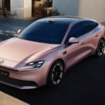 MG change de dimension avec sa nouvelle voiture électrique : une berline au design digne de Porsche