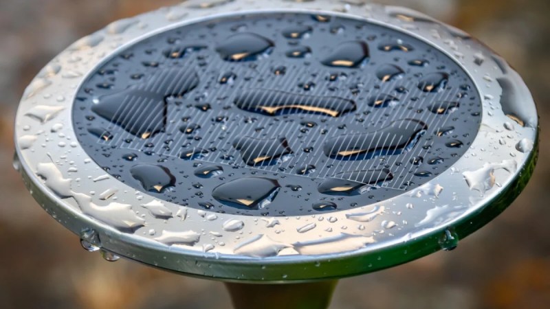 Comment un simple revêtement permet à ces panneaux solaires de générer du courant sous la pluie
