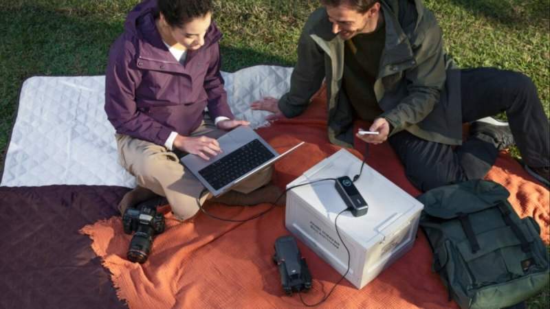 Le coup de la panne c’est dépassé avec cette batterie externe Anker 4 ports 25 000 mAh, 165W et deux câbles USB-C intégrés en promo à -20%