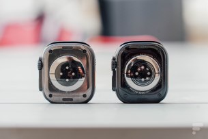 L'Apple Watch &agrave; gauche et la GS Wear S11 Ultra &agrave; droite