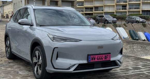 Essai Geely E5 // Source : Paul-Émile CASSORET pour Frandroid