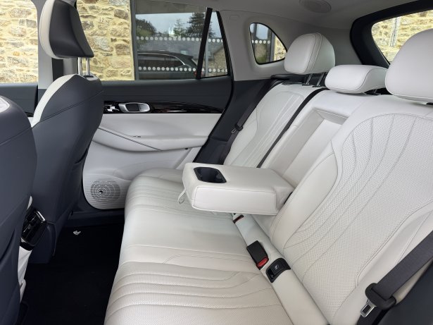 Essai Geely E5 // Source : Paul-Émile CASSORET pour Frandroid