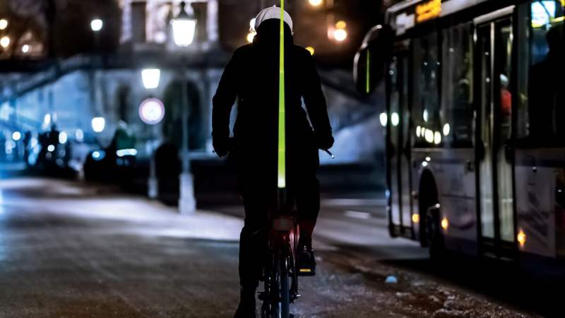 Hi-Tail : ce feu arrière télescopique pour vélo ressemble à un sabre laser
