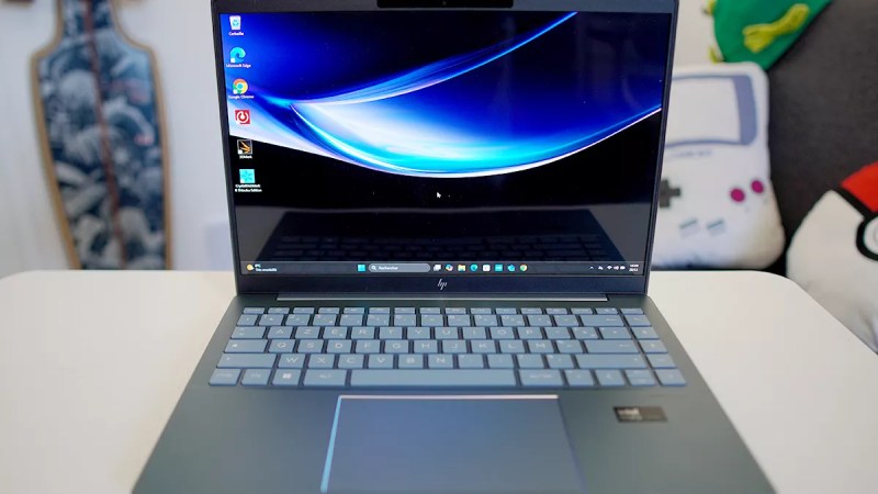Ce laptop OLED HP mêle légèreté et performance (Intel Core Ultra 5, 16 Go RAM) pour 300 euros de moins