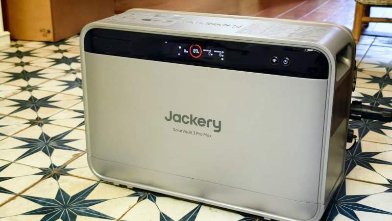 Test de la batterie Jackery SolarVault 3 Pro Max : installation plug and play et raccordement solaire