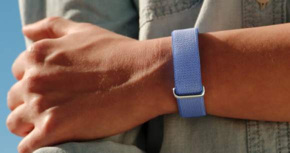 Le Google Fitbit Air // Source : Google