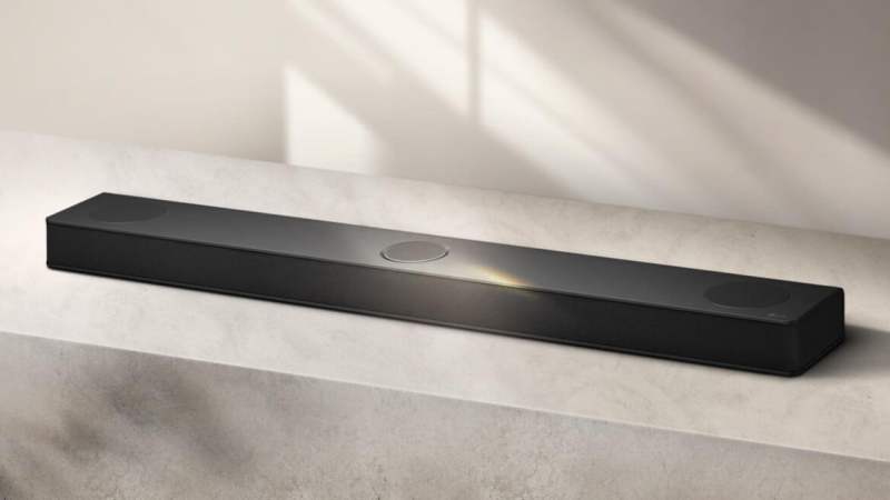 Compatible Dolby Atmos et DTS:X, cette barre de son LG 5.1.3 avec enceintes arrière chute sous les 400&nbsp;€