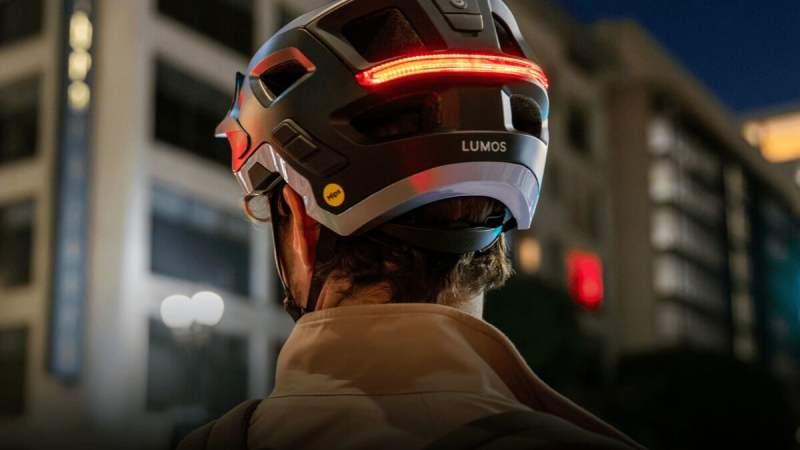 Éclairage, système audio, MIPS, ce casque VTT est le plus complet du marché&nbsp;: Lomos Sonorus