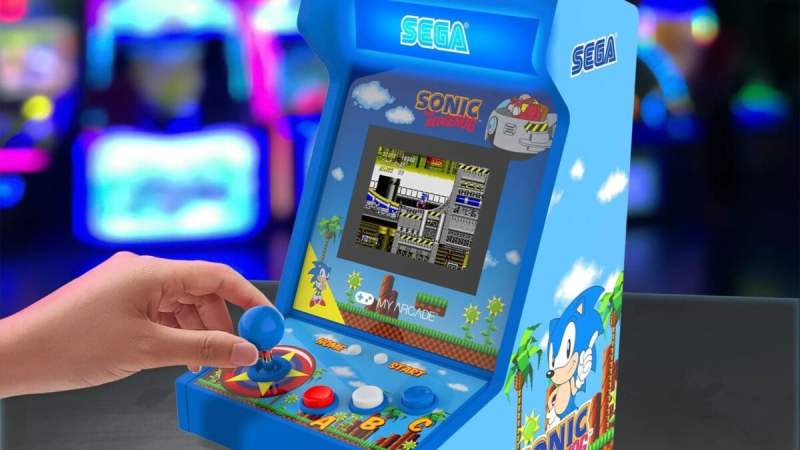 Cette mini borne d&rsquo;arcade rétro Sonic avec 5 jeux de la licence inclus se retrouve en promo à -33% pour une bonne dose de nostalgie