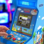 Cette mini borne d&rsquo;arcade rétro Sonic avec 5 jeux de la licence inclus se retrouve en promo à -33% pour une bonne dose de nostalgie