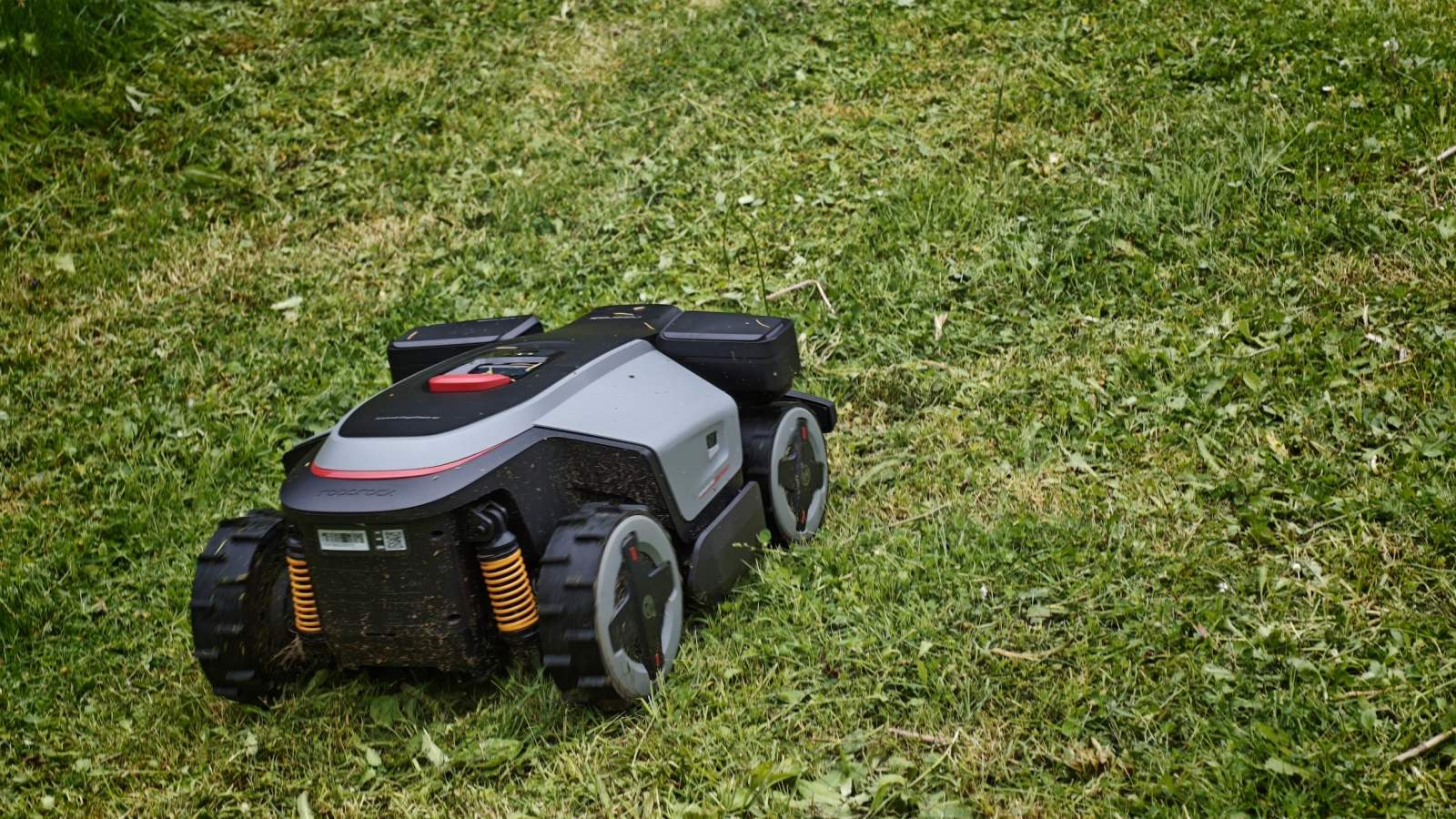 Test du RockMow Z1 : Roborock débarque dans le jardin avec un robot tondeuse AWD qui ne fait pas semblant
