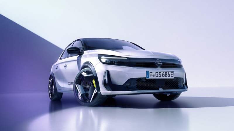 Stellantis lance (encore) une petite voiture électrique ultra-puissante pour plaire aux amoureux des GTI&nbsp;: voici l&rsquo;Opel Corsa GSE