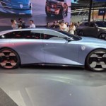 “Peugeot a une carte à jouer” : le patron du design Peugeot nous explique pourquoi la marque revient en Chine avec ces deux voitures électriques hors normes