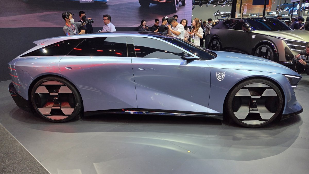 Peugeot en Chine : deux concepts électriques dévoilés
