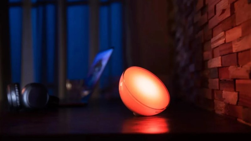 Cette lampe Philips Hue avec son large éventail de couleurs éteint 30 euros de son prix Amazon