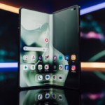 Test du Motorola Razr Fold : j&rsquo;ai testé le premier pliable « livre » de la marque, il cache bien son jeu