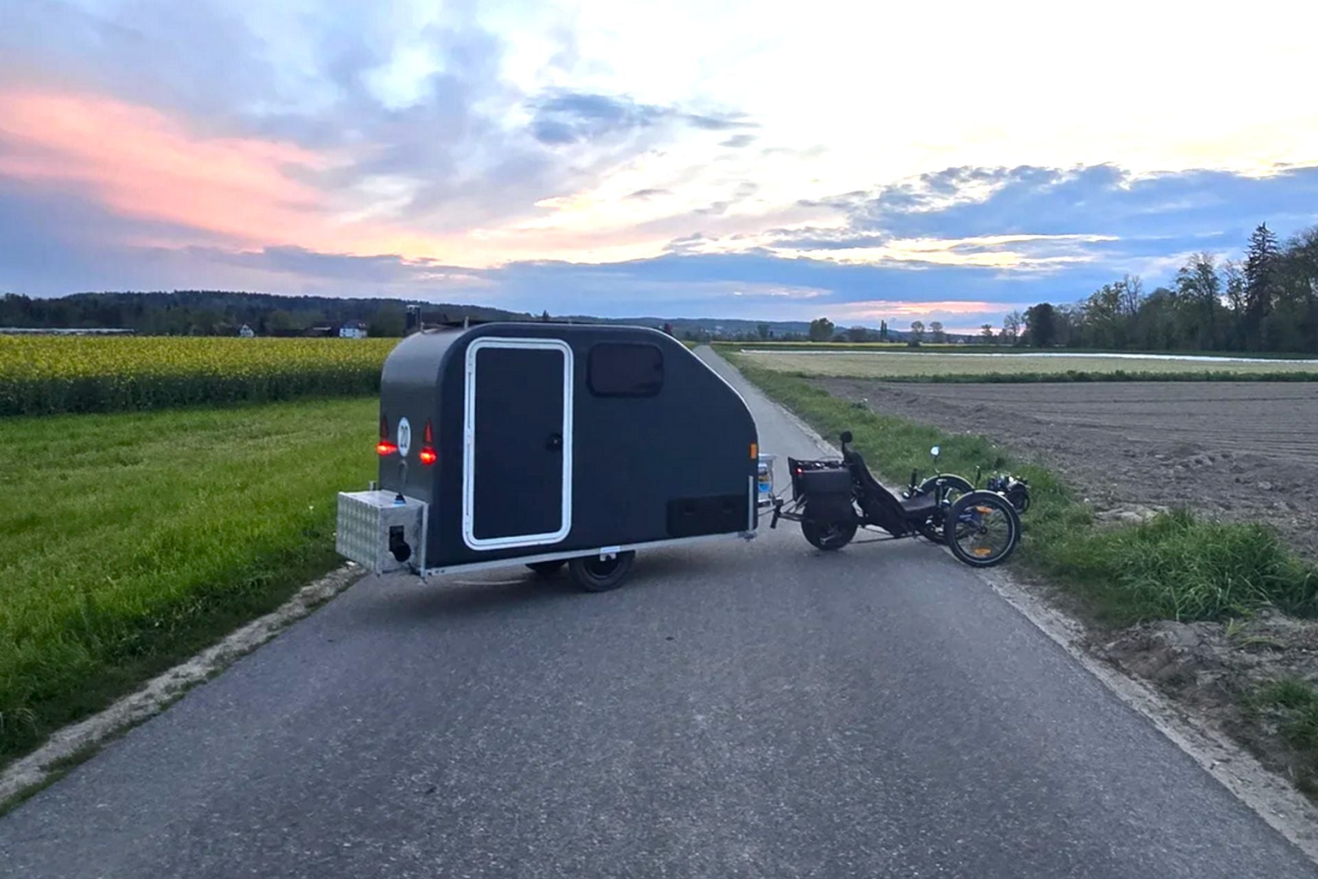 Remorque caravane v&eacute;lo Alpencamper ECO
