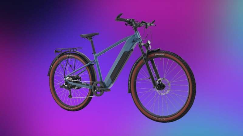 Taillé pour la ville et la nature, ce nouveau VTC électrique de Decathlon avec 100 km d&rsquo;autonomie est déjà 500&nbsp;€ moins cher