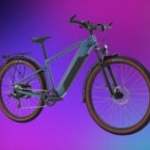 Taillé pour la ville et la nature, ce nouveau VTC électrique de Decathlon avec 100 km d&rsquo;autonomie est déjà 500 € moins cher