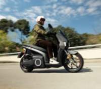 Le marché des deux-roues électriques neufs peine toujours à émerger en France, surtout depuis la fin du bonus écologique. Ici le Silence S01 électrique Le marché des deux-roues électriques neufs peine toujours à émerger en France, surtout depuis la fin du bonus écologique. Ici le Silence S01 électrique